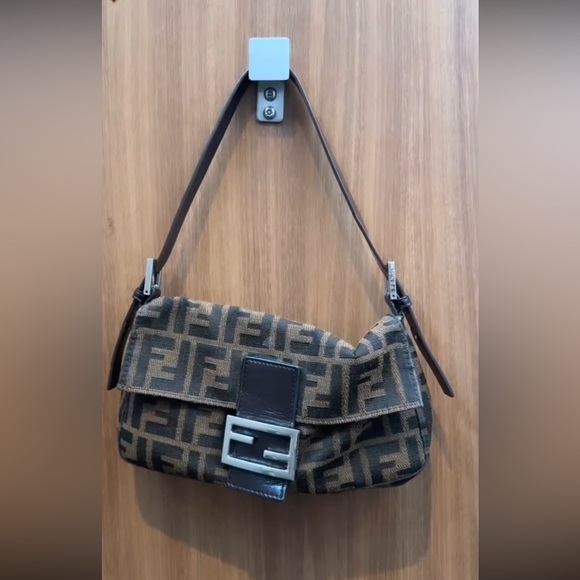 SOLD Fendi baguette shoulder bag zucca print ✨ - Picture 4 of 10